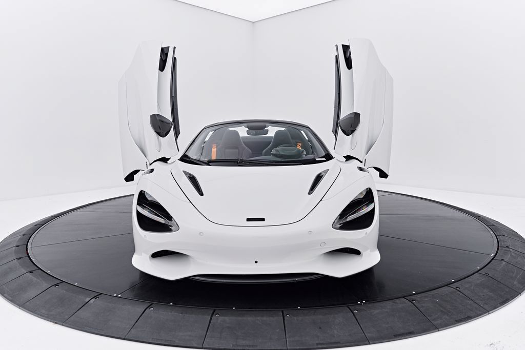 Used 2025 McLaren 750S Spider RWD image 23