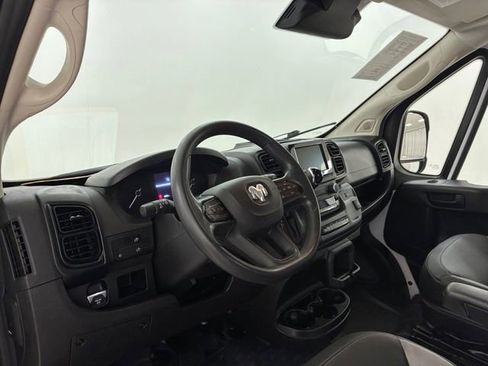Used 2025 RAM ProMaster 2500 w/ Convenience Group FWD image 18