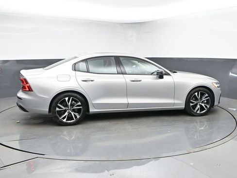 Used 2023 Volvo S60 B5 Core w/ Climate Package FWD image 9