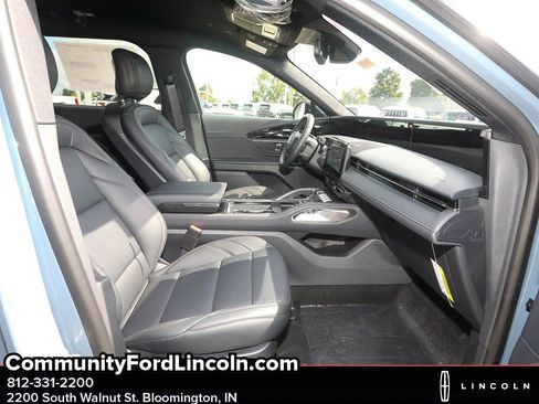 New 2025 Lincoln Nautilus Premier w/ Jet Appearance Package image 19