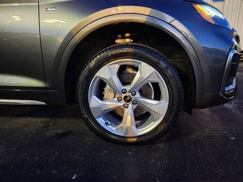 Used 2025 Audi Q5 2.0T Premium image 17