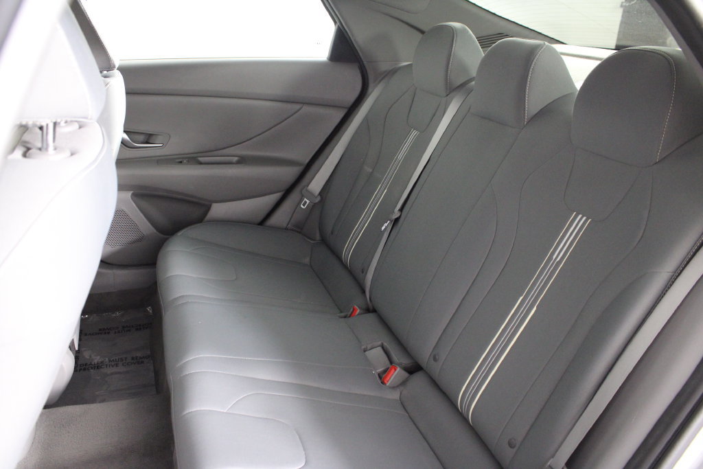 Certified 2022 Hyundai Elantra SEL FWD image 20