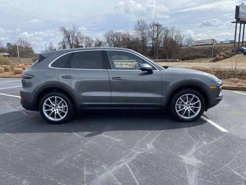 Used 2021 Porsche Cayenne AWD/4WD image 8