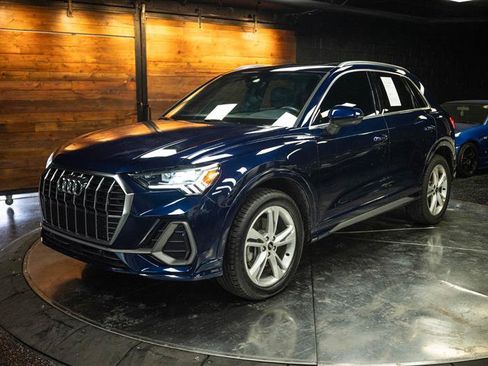 Used 2023 Audi Q3 2.0T Premium w/ Convenience Package AWD/4WD image 2
