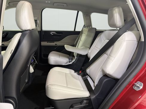 New 2026 Lincoln Aviator 2WD image 24