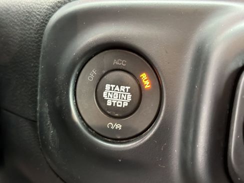 Used 2023 Jeep Gladiator Rubicon w/ LED Lighting Group AWD/4WD image 27