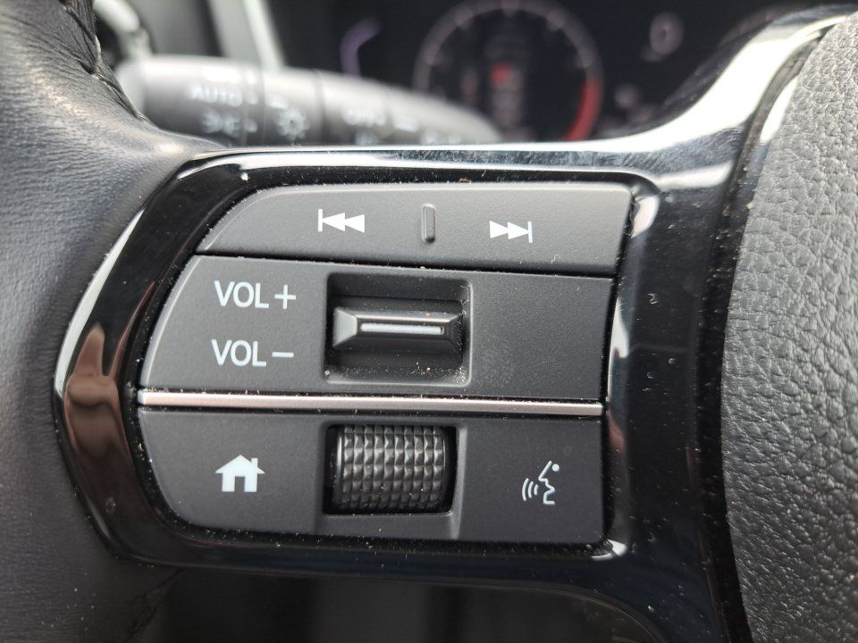 Used 2025 Honda Pilot Touring image 36