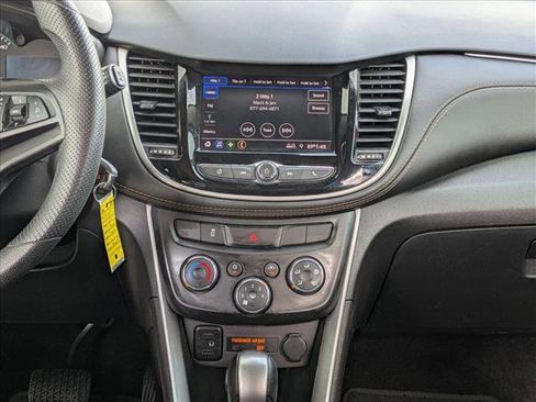 Used 2021 Chevrolet Trax LT image 14