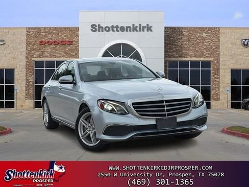 Used 2017 Mercedes-Benz E 300 4MATIC image 1