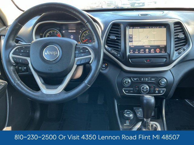Used 2016 Jeep Cherokee Limited w/ Luxury Group AWD/4WD image 2