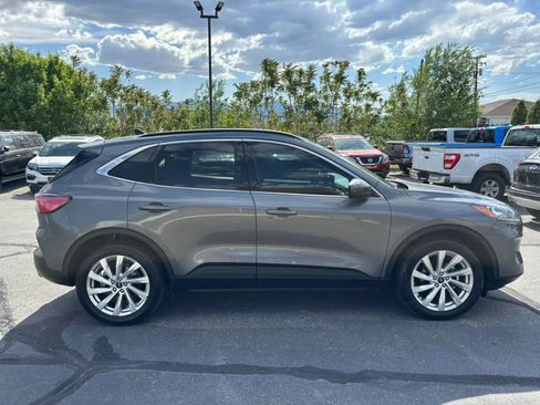 Used 2021 Ford Escape Titanium w/ Titanium Elite Package AWD/4WD image 4