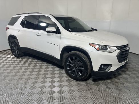 Used 2020 Chevrolet Traverse RS FWD image 2