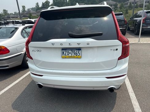 Used 2019 Volvo XC90 T5 Momentum w/ Multimedia Package AWD/4WD image 9