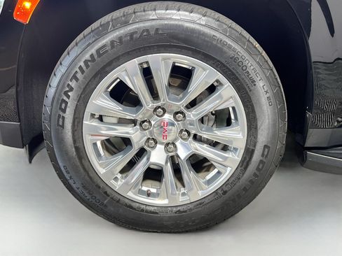 Used 2024 GMC Yukon XL Denali AWD/4WD image 14