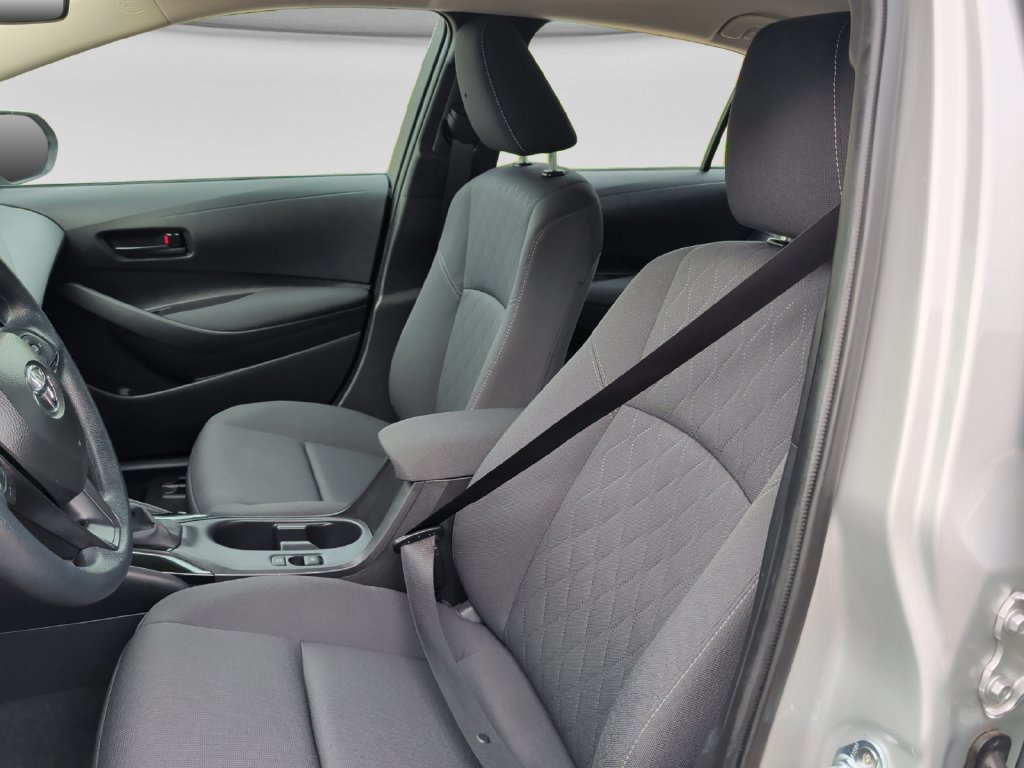 Used 2025 Toyota Corolla LE FWD image 17
