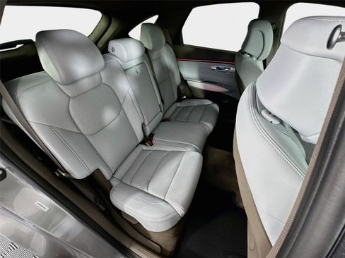 New 2027 Genesis GV70 2.5T Advanced AWD/4WD image 29