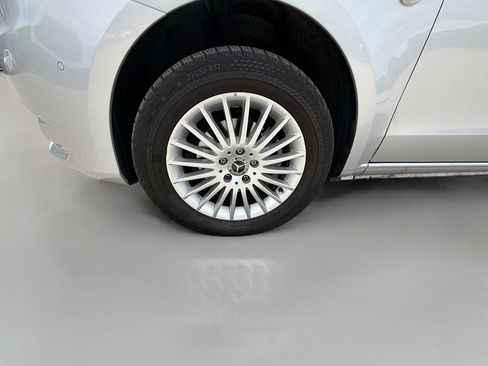 Used 2023 Mercedes-Benz Metris Passenger image 40