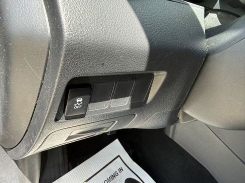 Used 2009 Toyota Matrix S FWD image 15