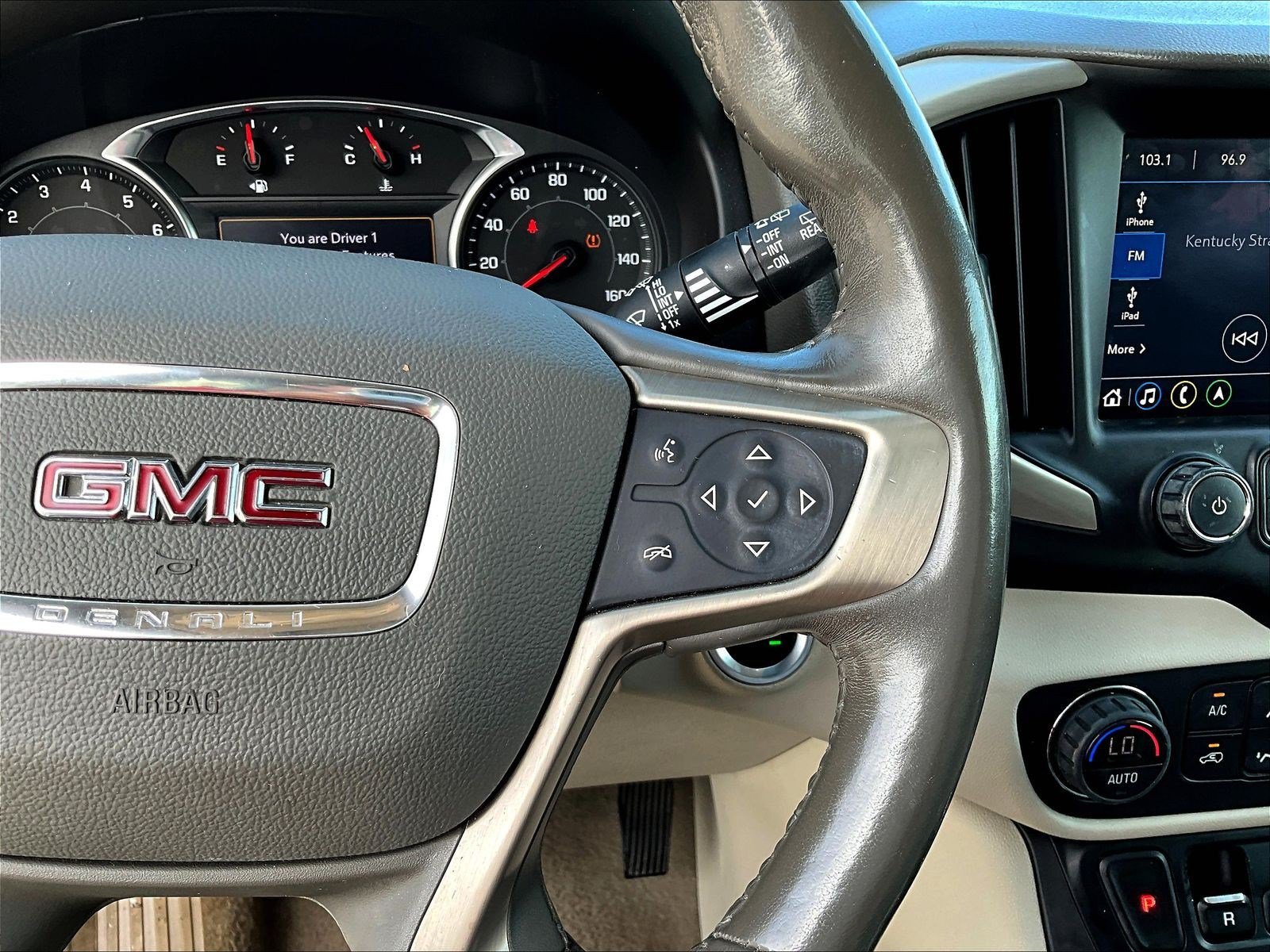 Used 2020 GMC Terrain Denali w/ Denali Premium Package AWD/4WD image 11