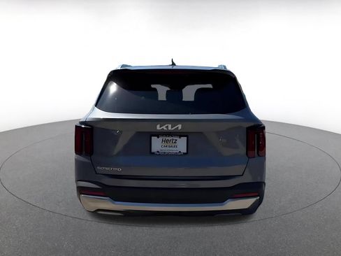 Used 2024 Kia Sorento S FWD image 10