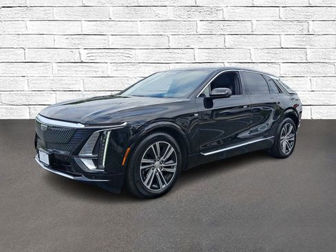 Certified 2024 Cadillac Lyriq Luxury RWD image 2