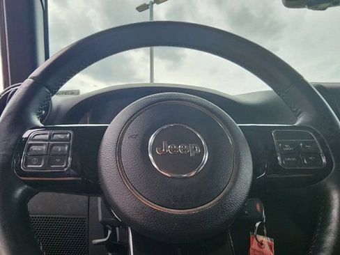 Used 2015 Jeep Wrangler Unlimited Sahara AWD/4WD image 26