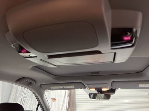 Used 2022 Honda Pilot Touring image 16