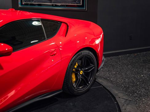 Used 2020 Ferrari 812 Superfast RWD image 11