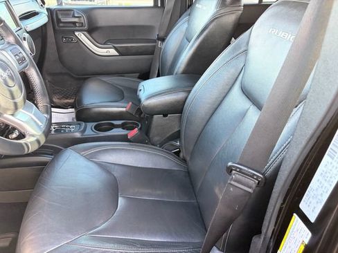 Used 2016 Jeep Wrangler Unlimited Rubicon AWD/4WD image 5