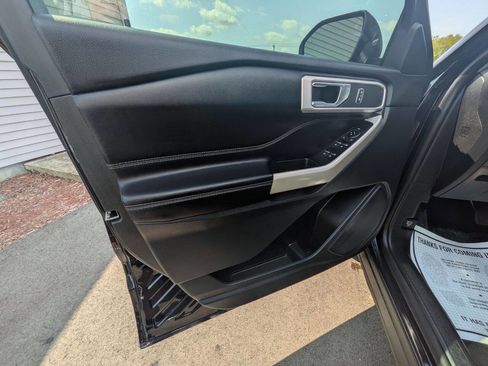 Used 2021 Ford Explorer XLT w/ Equipment Group 202A image 16