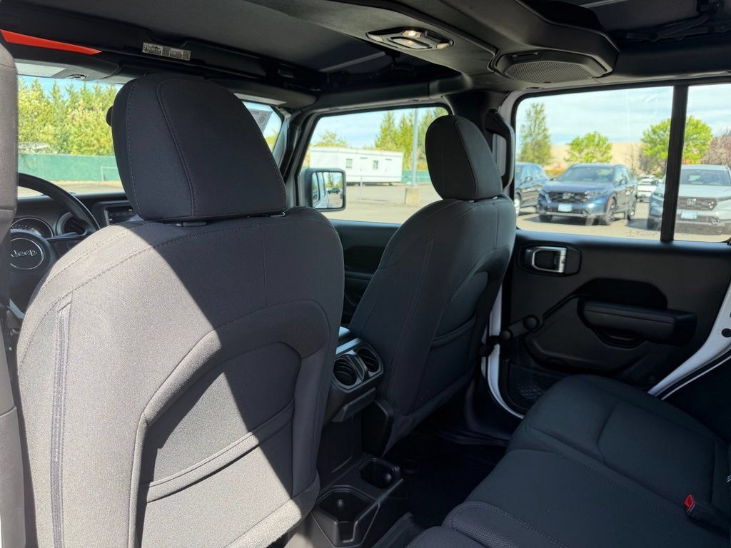 Used 2022 Jeep Wrangler Unlimited Sport AWD/4WD image 31