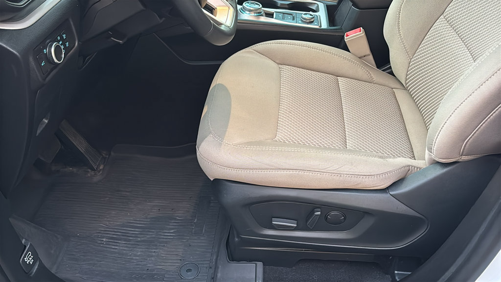 Used 2023 Ford Explorer XLT AWD/4WD image 26