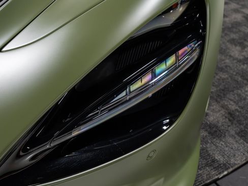 Used 2026 McLaren 750S Spider RWD image 26