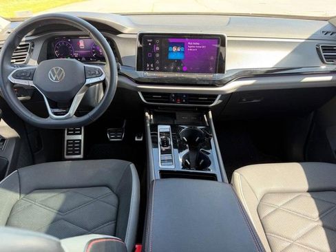 Used 2024 Volkswagen Atlas Peak Edition SE AWD/4WD image 12
