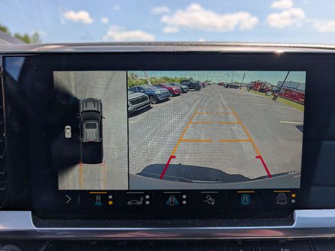Used 2023 Chevrolet Silverado 1500 LTZ w/ Technology Package AWD/4WD image 21