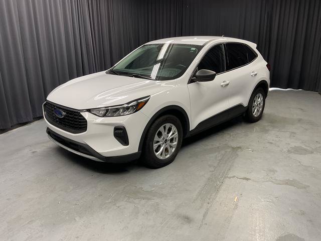Used 2023 Ford Escape Active w/ Cold Weather Package FWD image 3