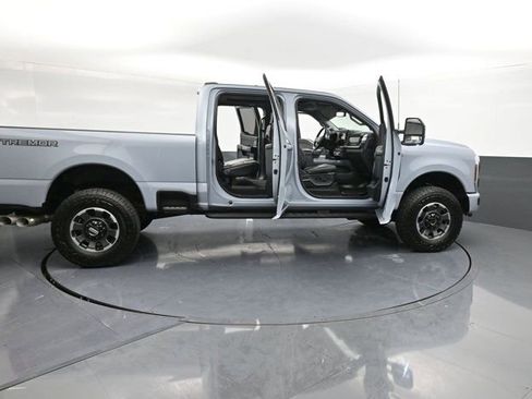 Used 2024 Ford F250 Lariat w/ Lariat Ultimate Package image 40