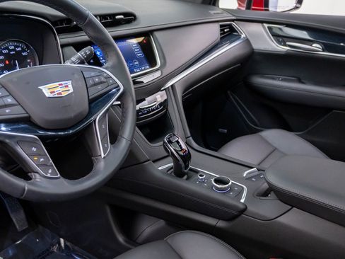 Certified 2025 Cadillac XT5 Premium Luxury w/ Technology Package AWD/4WD image 14