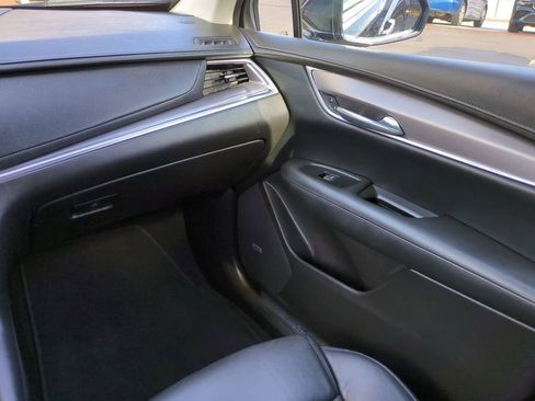 Used 2018 Cadillac XT5 Luxury w/ Driver Awareness Package image 16