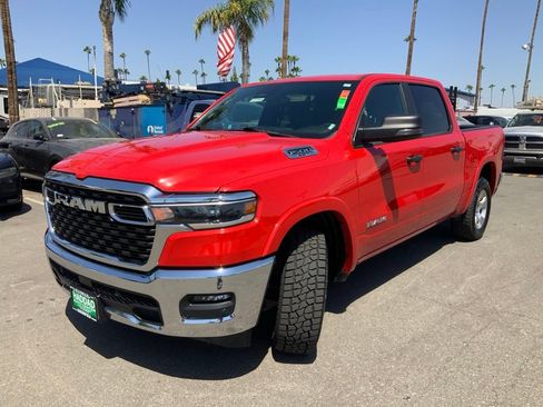 Used 2025 RAM 1500 Big Horn AWD/4WD image 3
