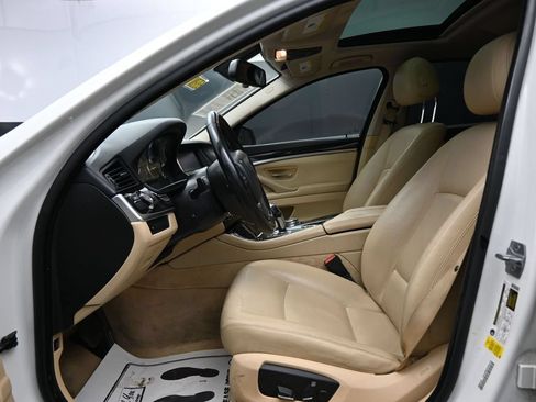 Used 2015 BMW 528i Sedan RWD image 9