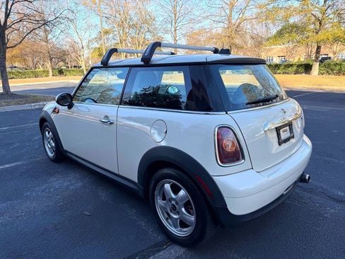 Used 2010 MINI Cooper Hardtop FWD image 3