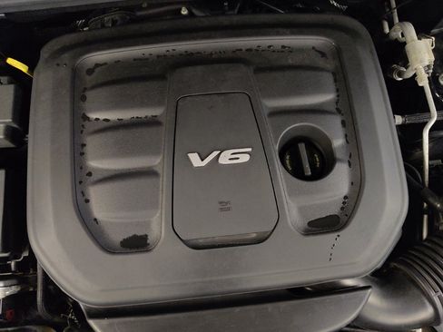 Used 2018 Jeep Grand Cherokee Laredo RWD image 30
