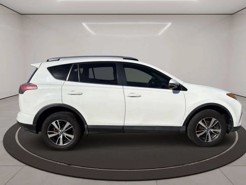 Used 2018 Toyota RAV4 XLE w/ Plus Extra Value Package FWD image 3