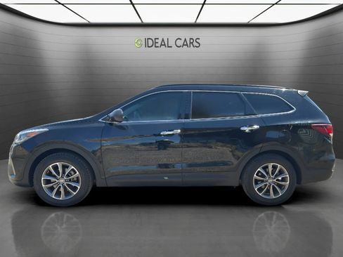 Used 2018 Hyundai Santa Fe SE FWD image 2