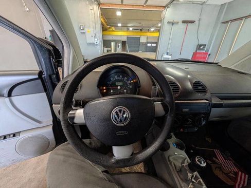 Used 1999 Volkswagen Beetle GLS FWD image 29