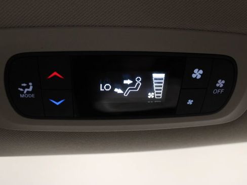 Used 2021 Chrysler Voyager Lxi FWD image 45