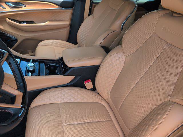 Certified 2023 Jeep Grand Cherokee L Summit AWD/4WD image 17