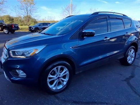 Used 2018 Ford Escape SEL image 4