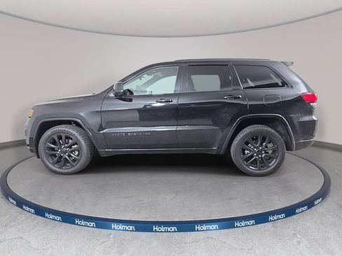 Used 2021 Jeep Grand Cherokee Laredo X AWD/4WD image 9